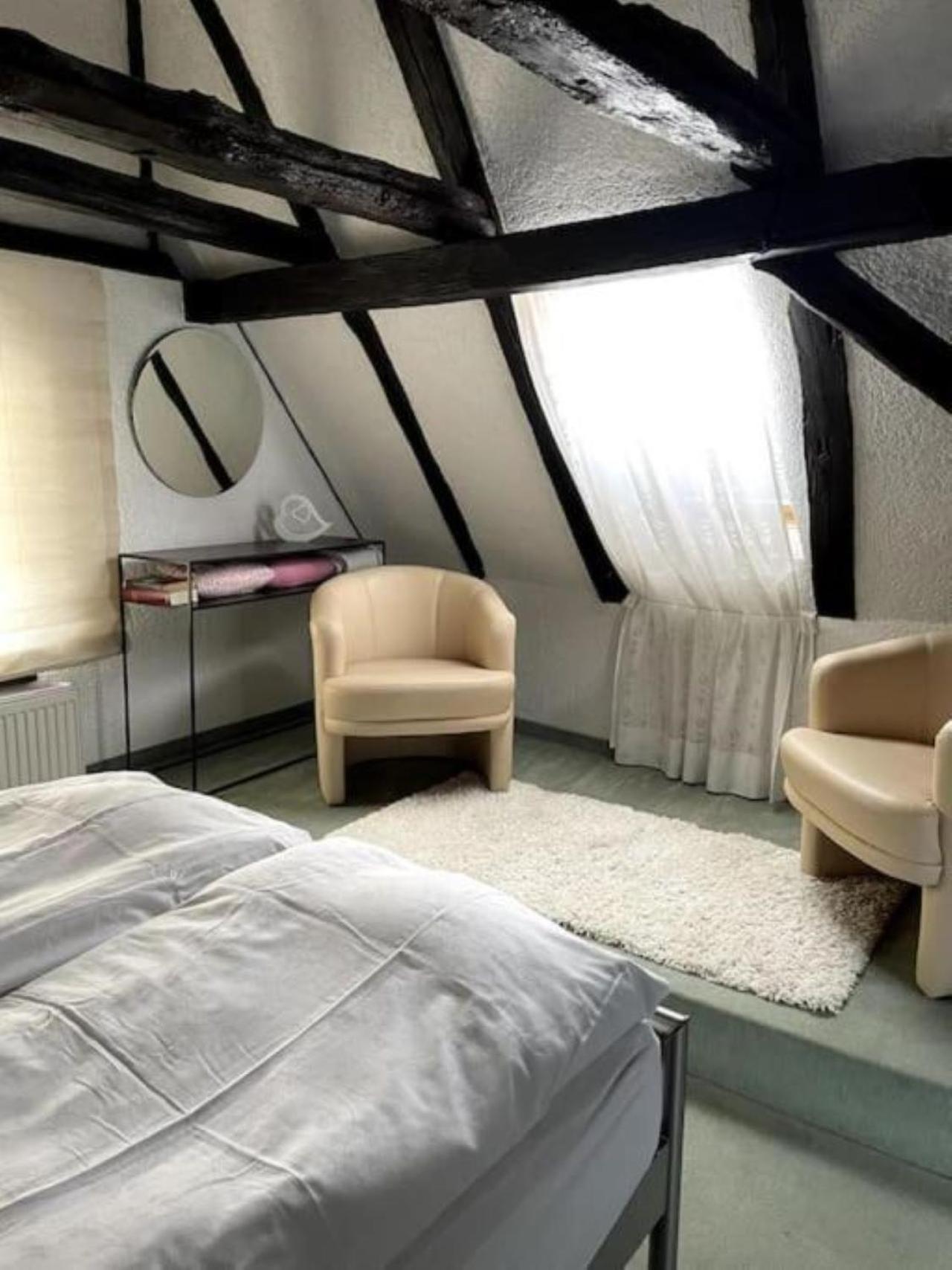 Ferienwohnung Im 'Schmoller - Hof' Neustadt an der Weinstraße Exterior foto